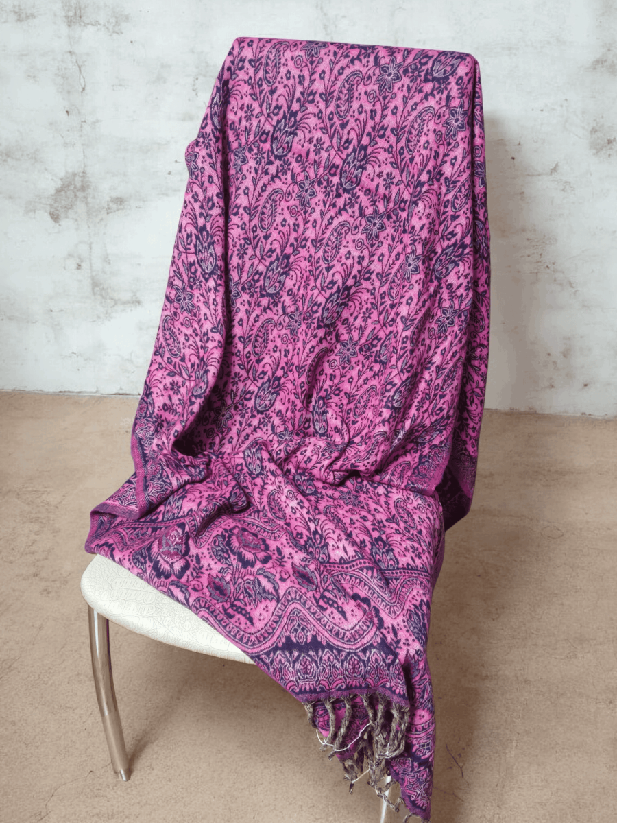 Шерстяной палантин женский