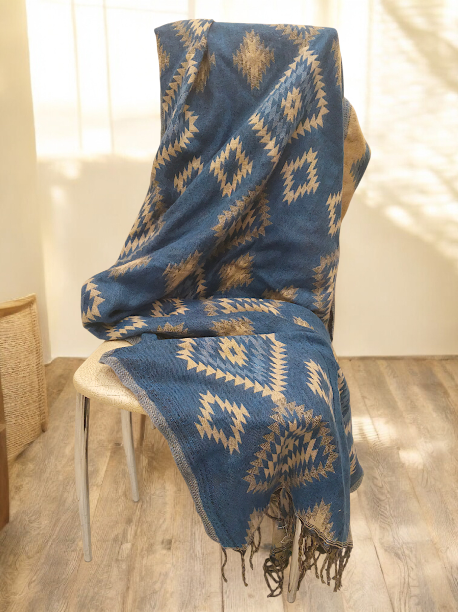 Синий палантин женский