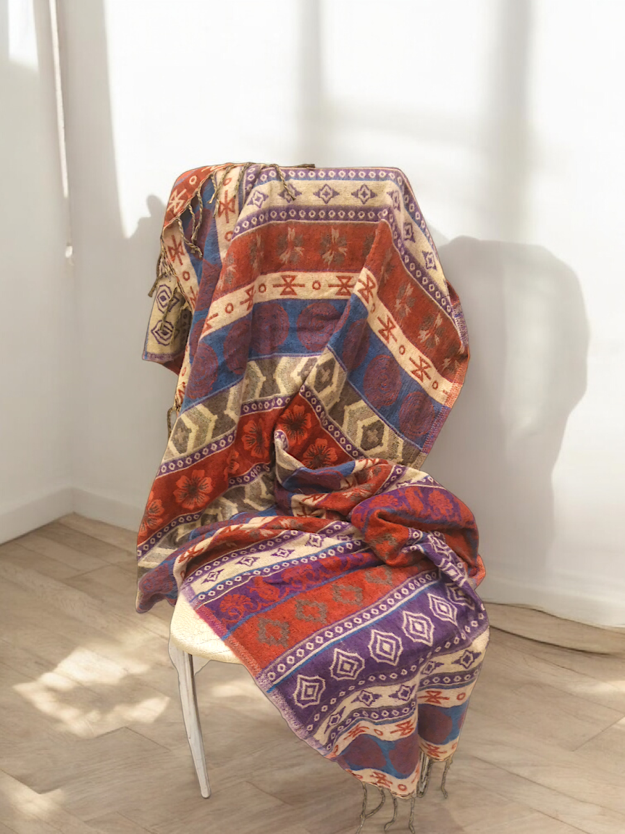 Палантин женский с орнаментом