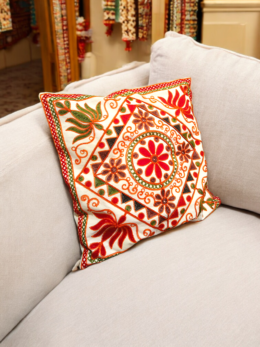 Наволочка с ярким узором