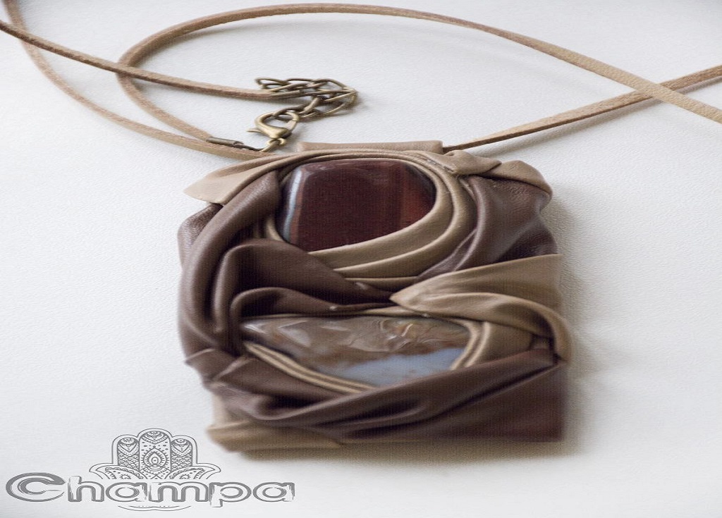 Кулон " Вулкан" Из Экокожи С Натуральным Агатом